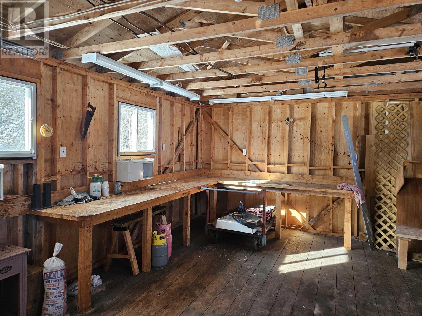 Property 9 of 44 of 11845 Highway 2