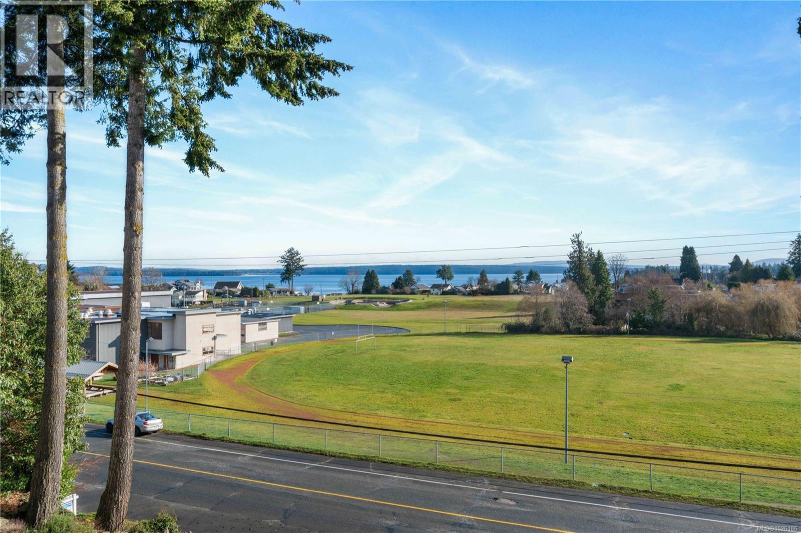 304 9916 Daniel St, Chemainus