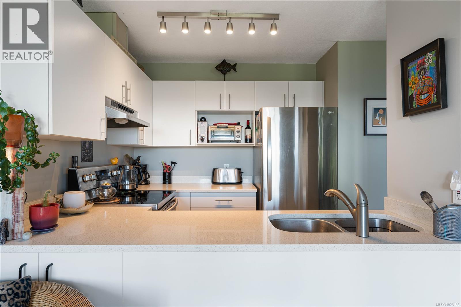 304 9916 Daniel St, Chemainus