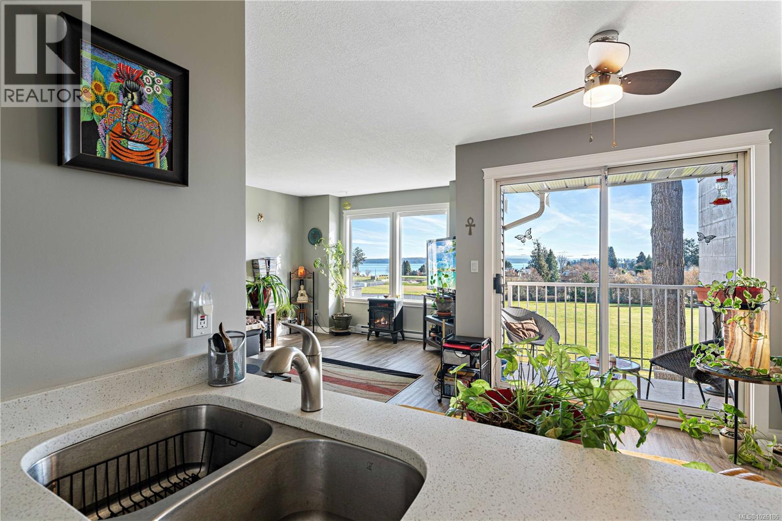 304 9916 Daniel St, Chemainus