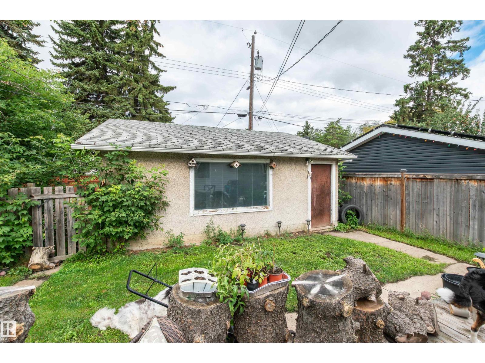 10624 40 ST NW, Edmonton