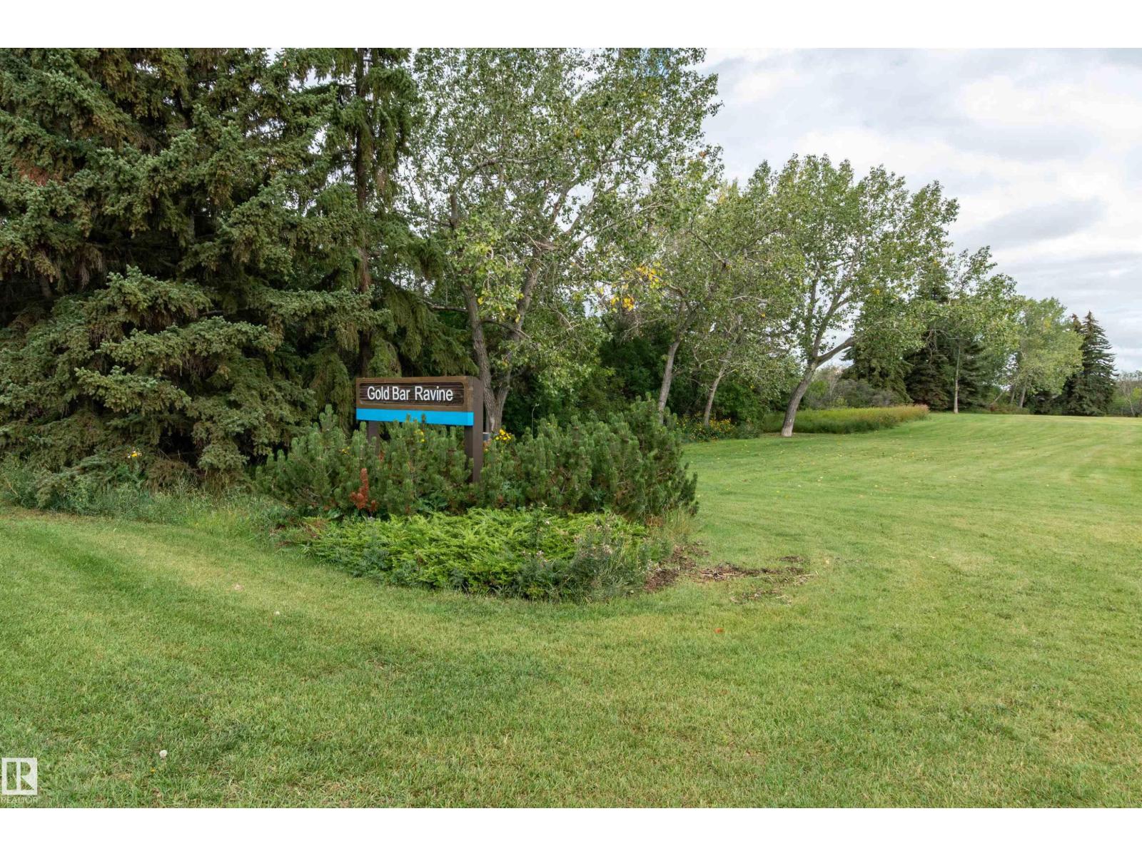 10624 40 ST NW, Edmonton