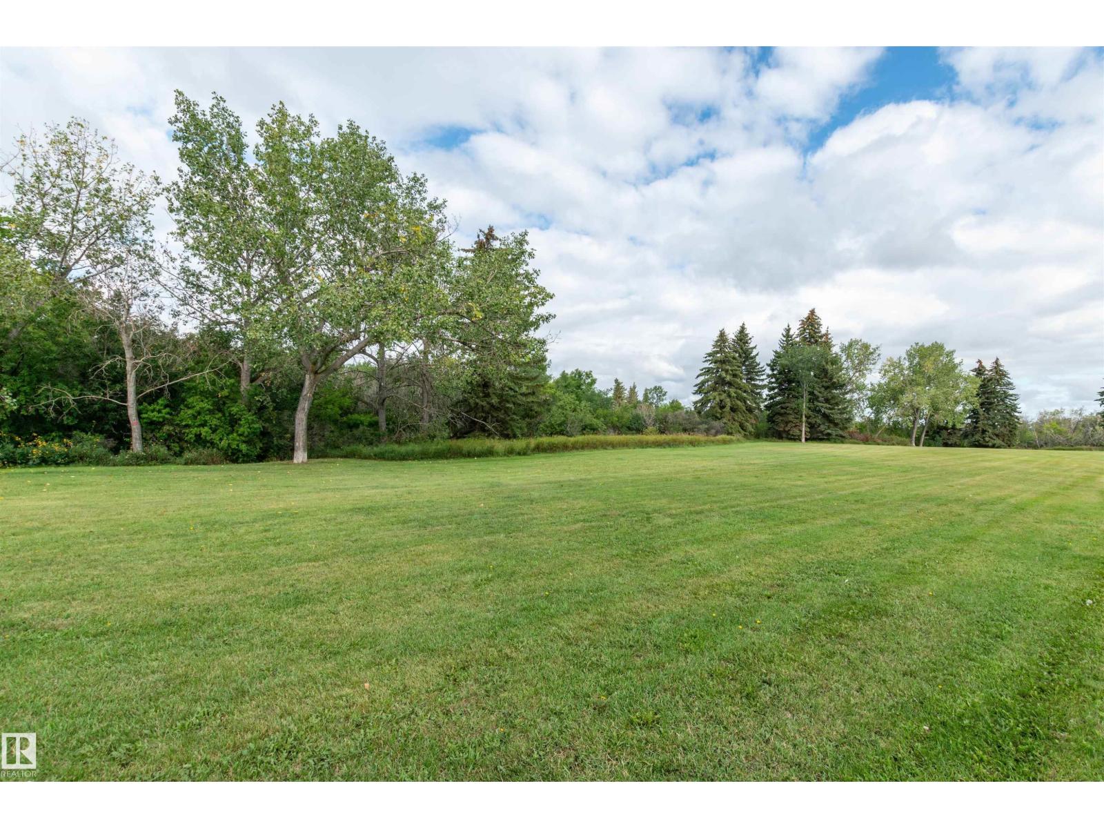 10624 40 ST NW, Edmonton