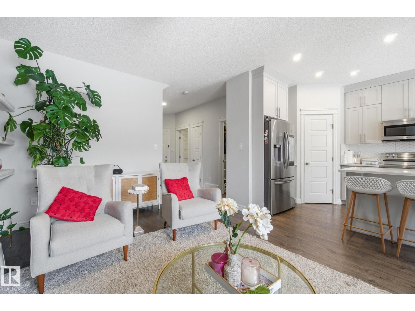 9942 222A ST NW NW, Edmonton