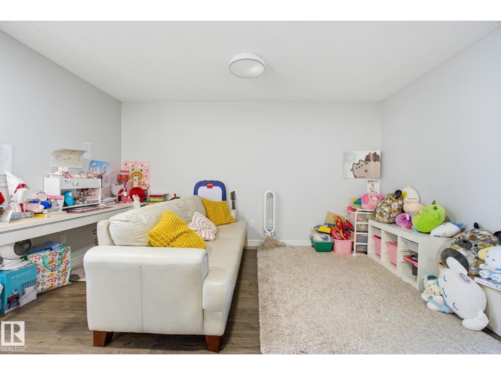 9942 222A ST NW NW, Edmonton