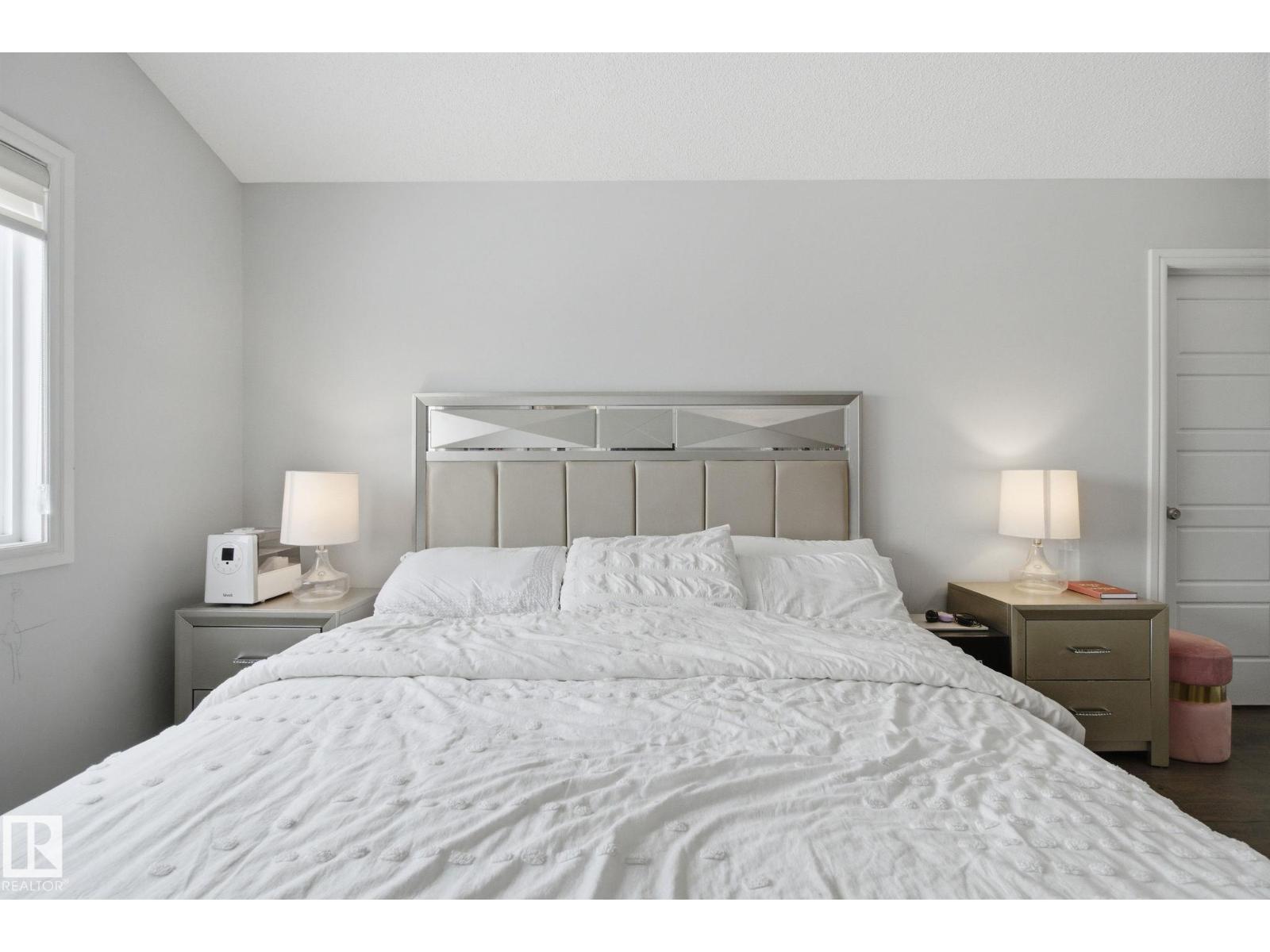 9942 222A ST NW NW, Edmonton