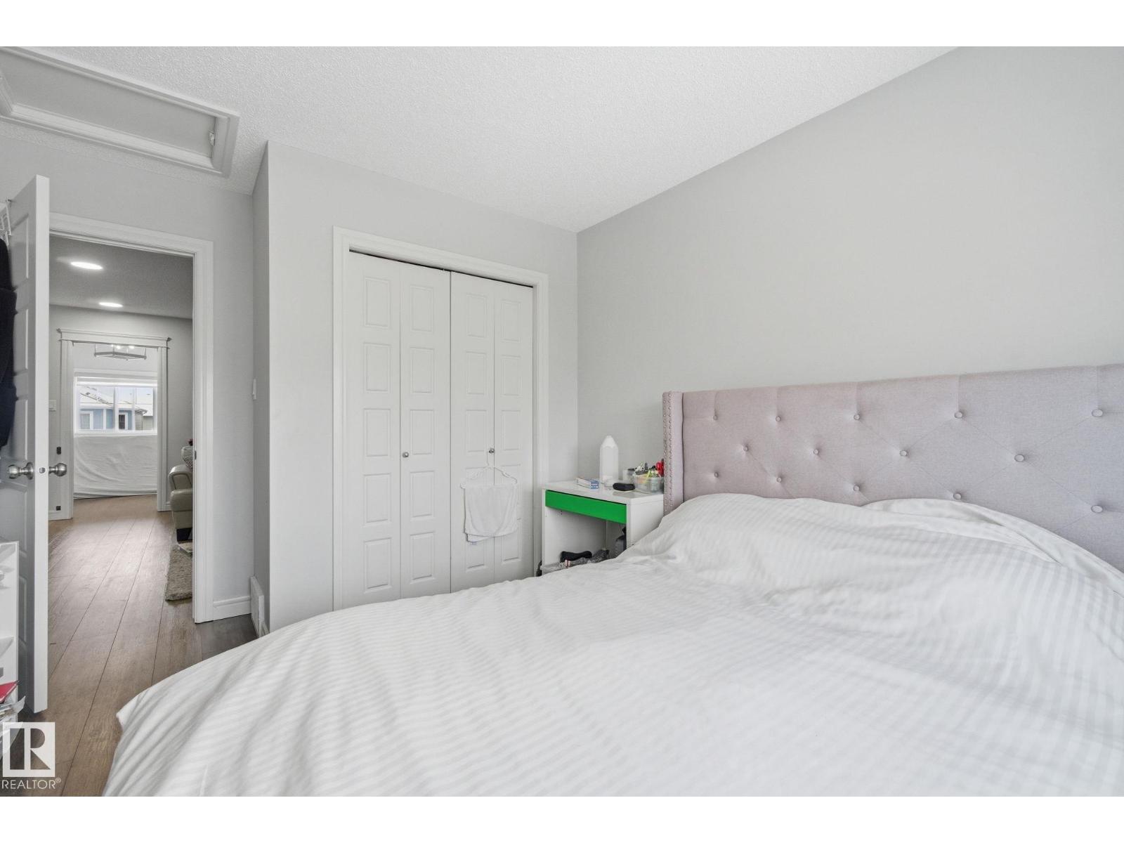 9942 222A ST NW NW, Edmonton