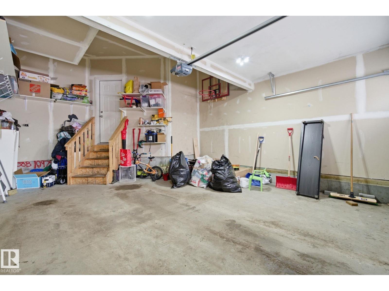 9942 222A ST NW NW, Edmonton