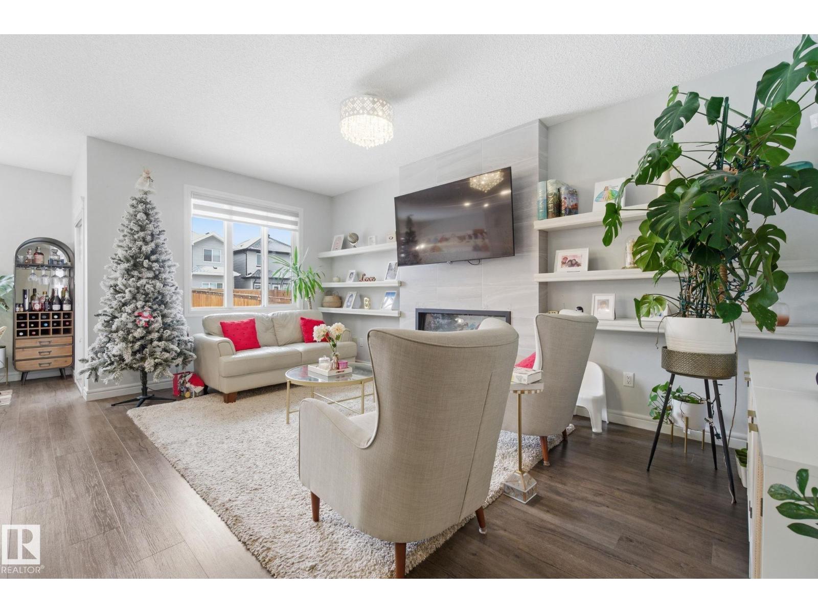 9942 222A ST NW NW, Edmonton