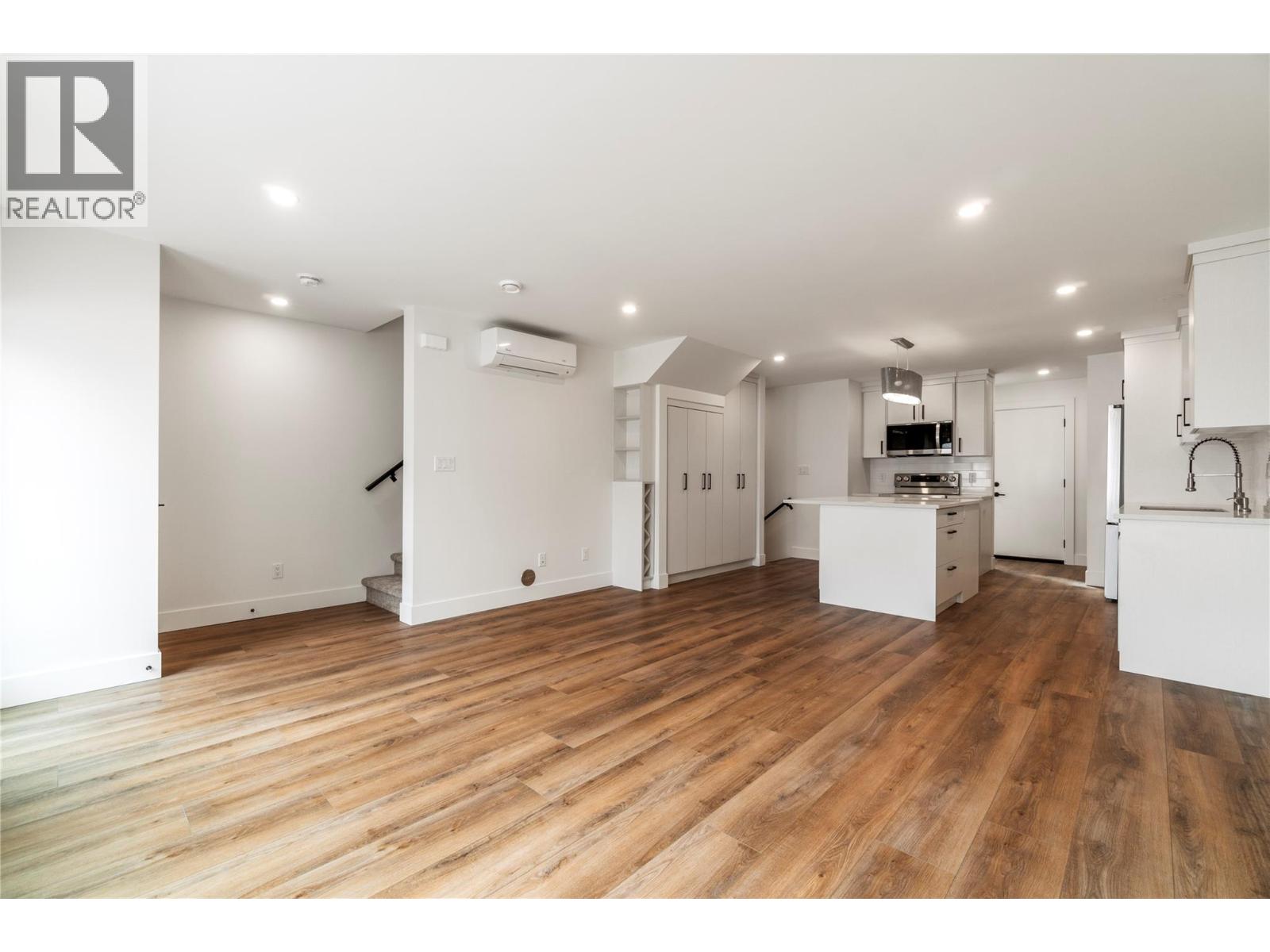 981 12 Street SE Unit# 33, Salmon Arm