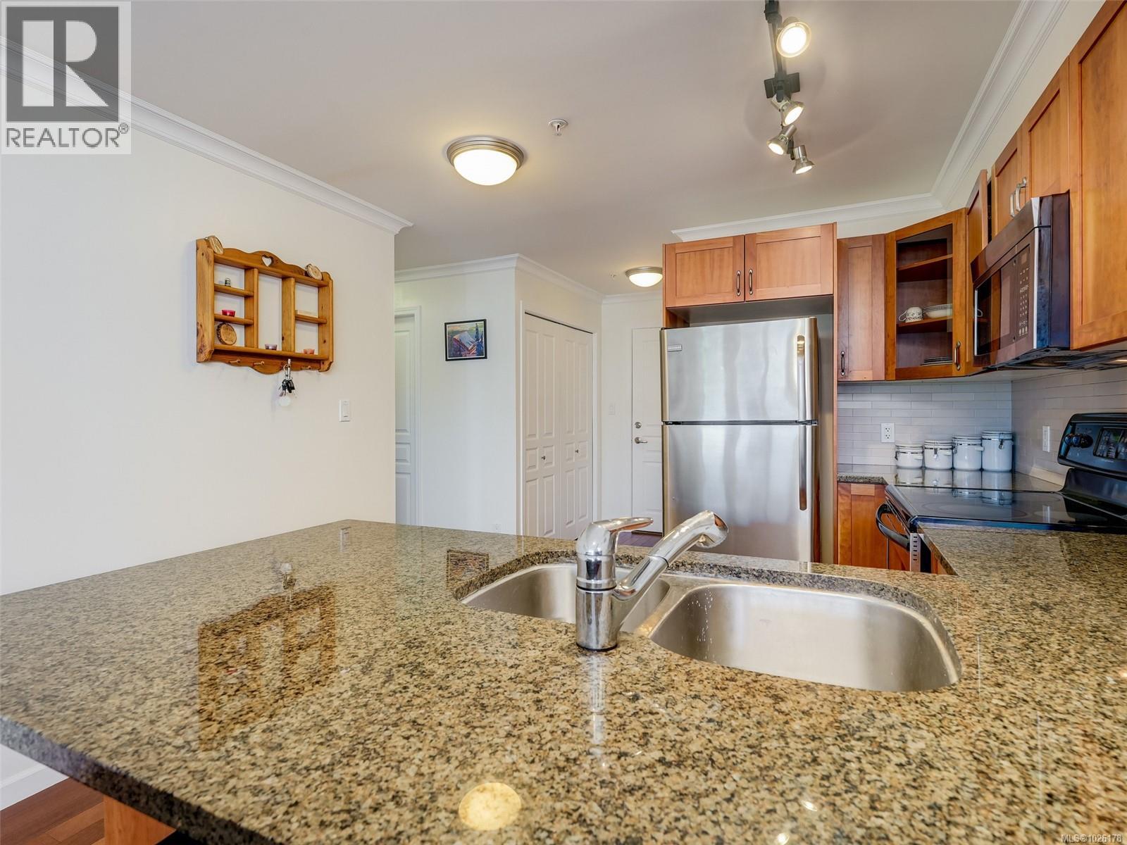 306 1514 Church Avenue, Saanich