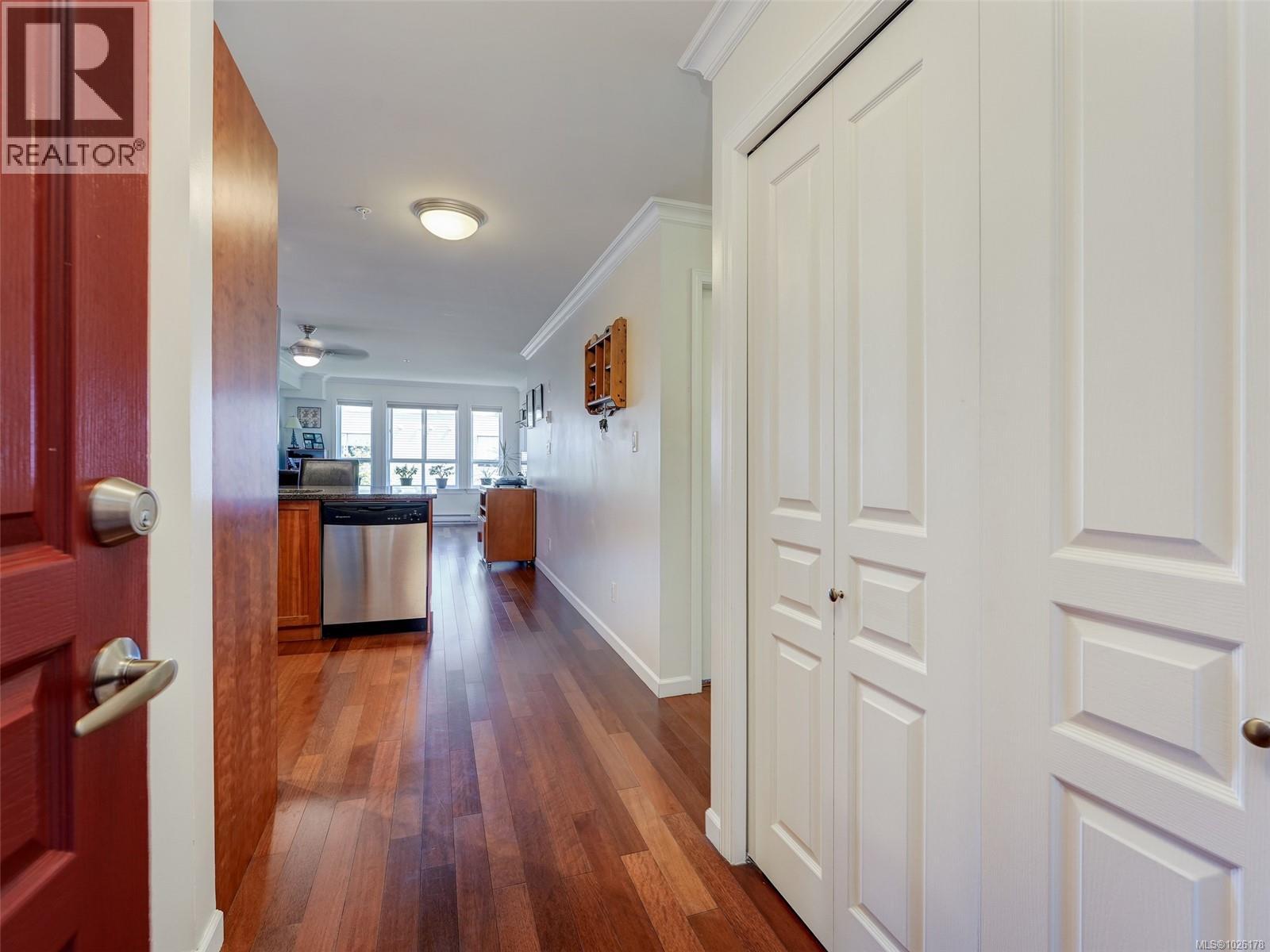 306 1514 Church Avenue, Saanich