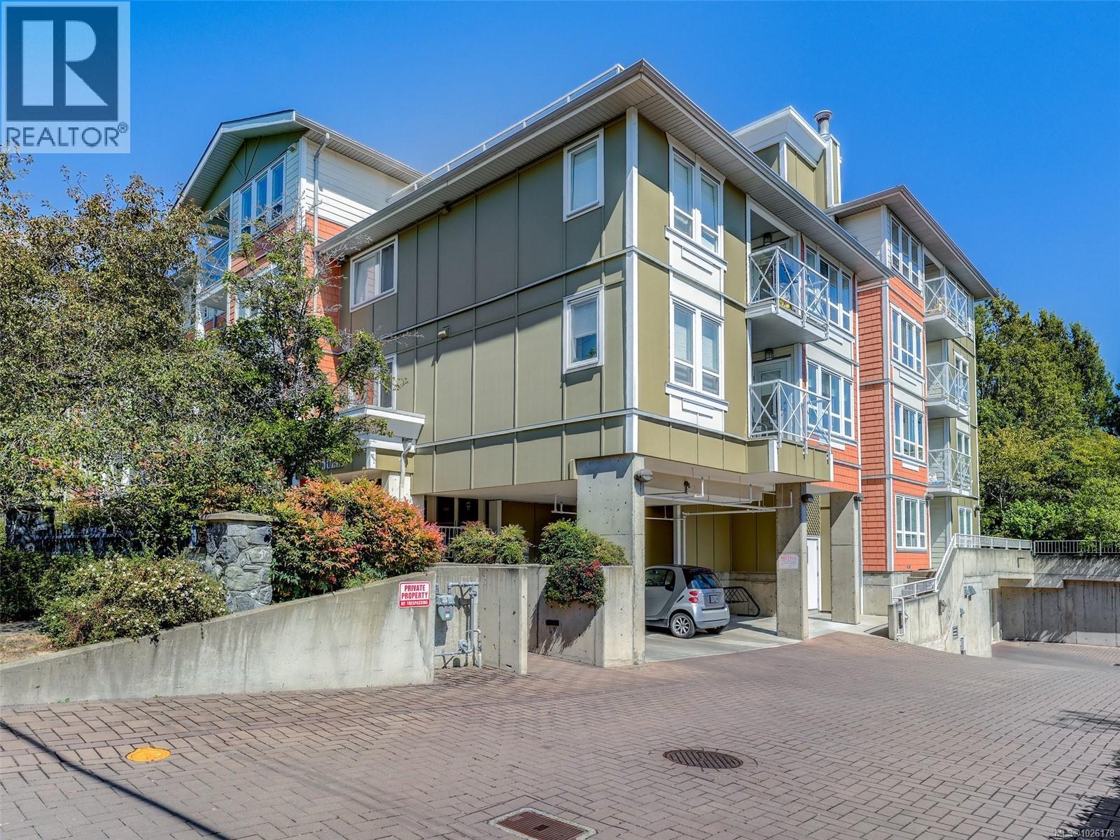 306 1514 Church Avenue, Saanich