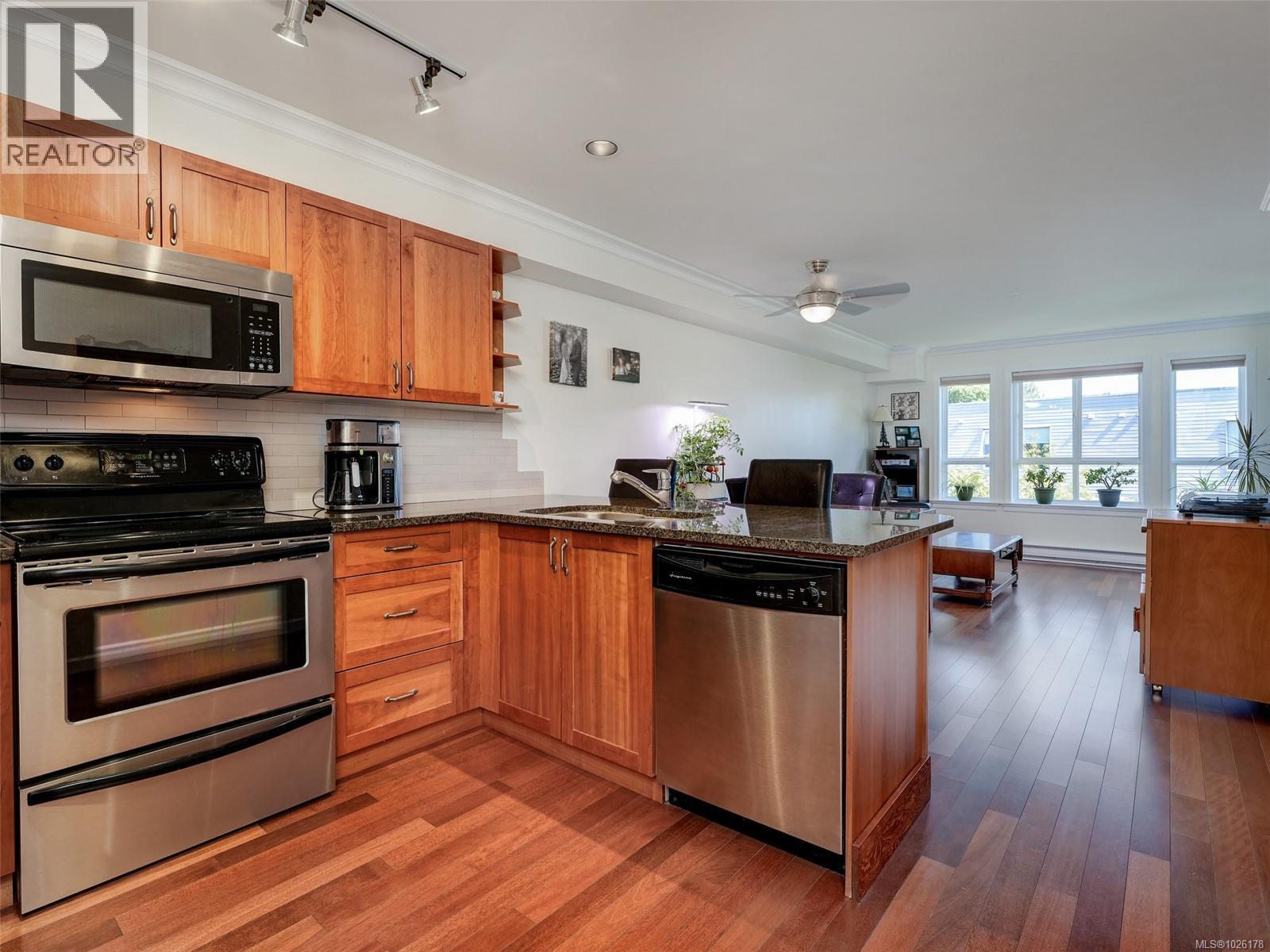 306 1514 Church Avenue, Saanich