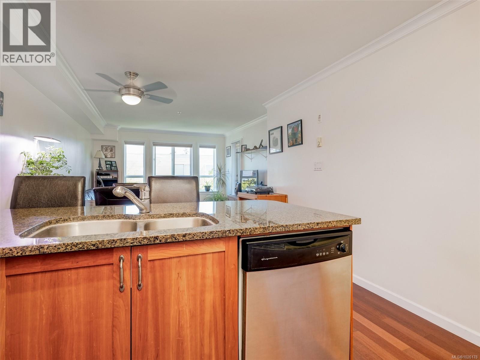 306 1514 Church Avenue, Saanich