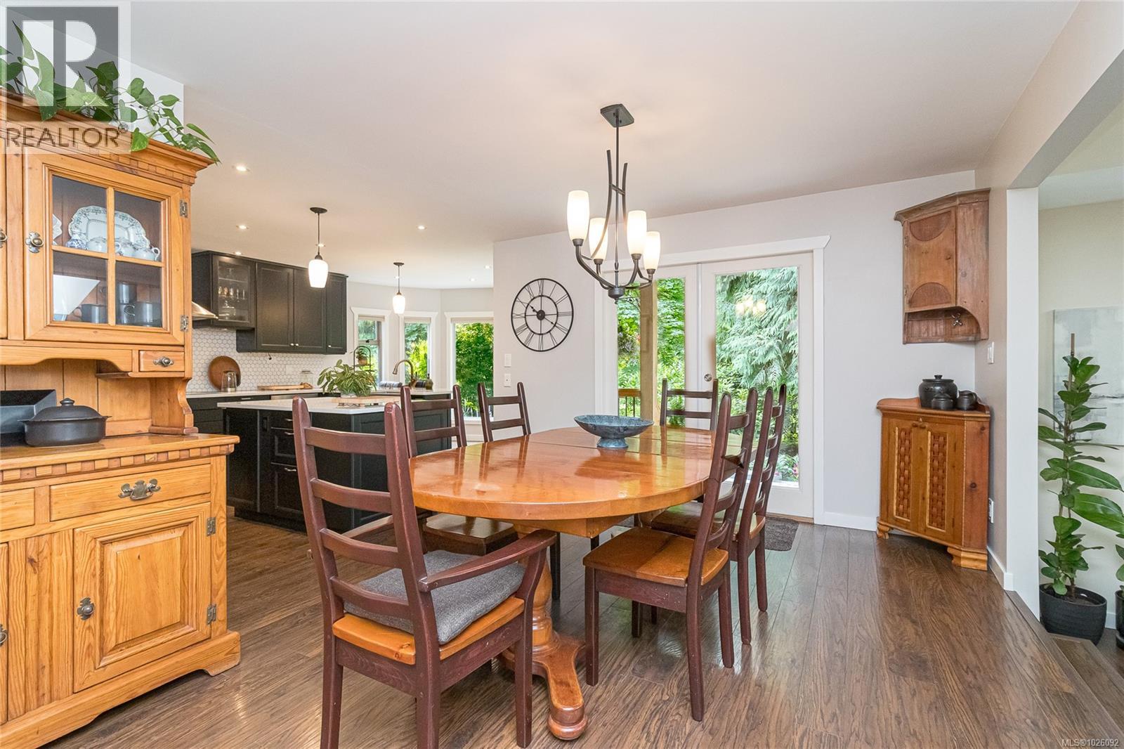 885 Falkirk Ave, North Saanich