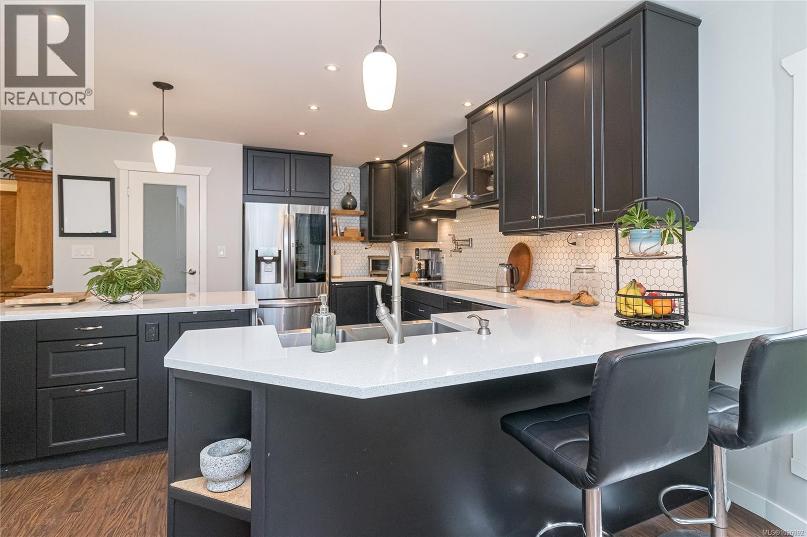 885 Falkirk Ave, North Saanich