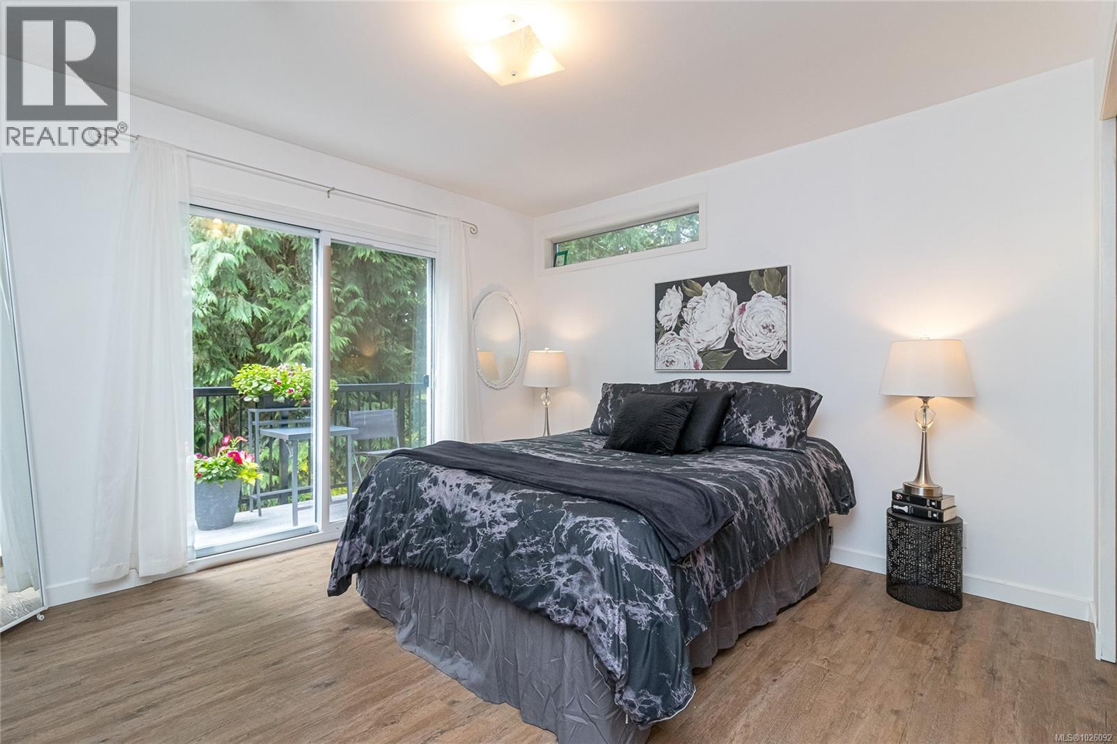 885 Falkirk Ave, North Saanich