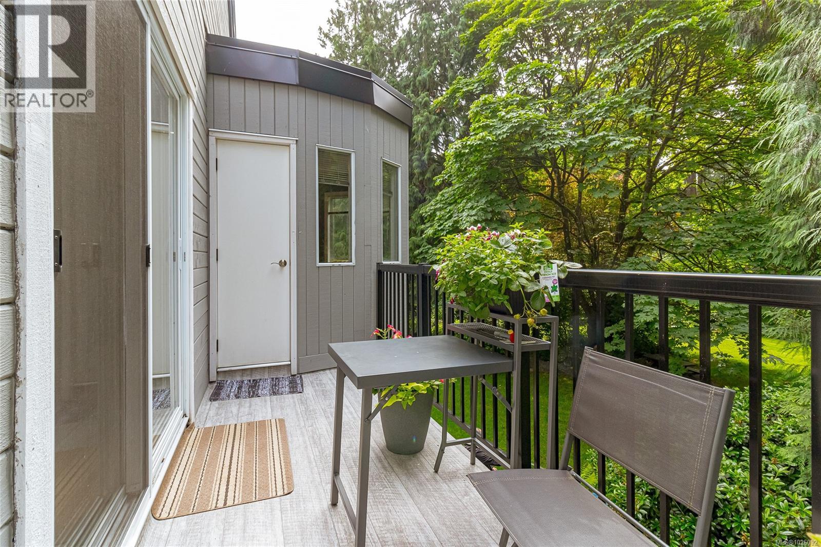 885 Falkirk Ave, North Saanich