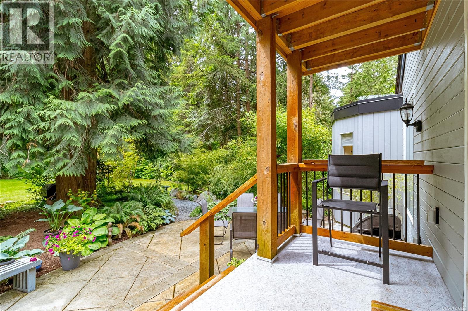 885 Falkirk Ave, North Saanich