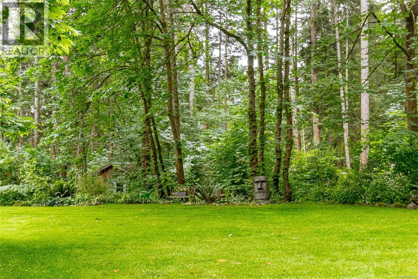 885 Falkirk Ave, North Saanich