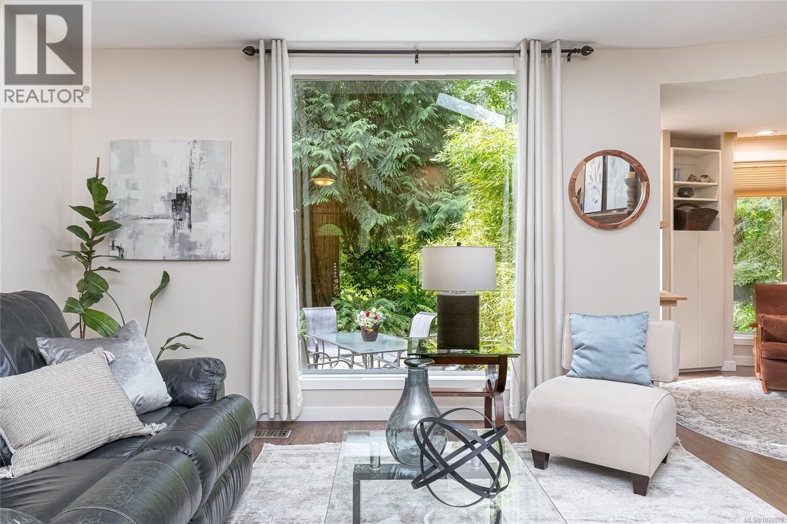 885 Falkirk Ave, North Saanich