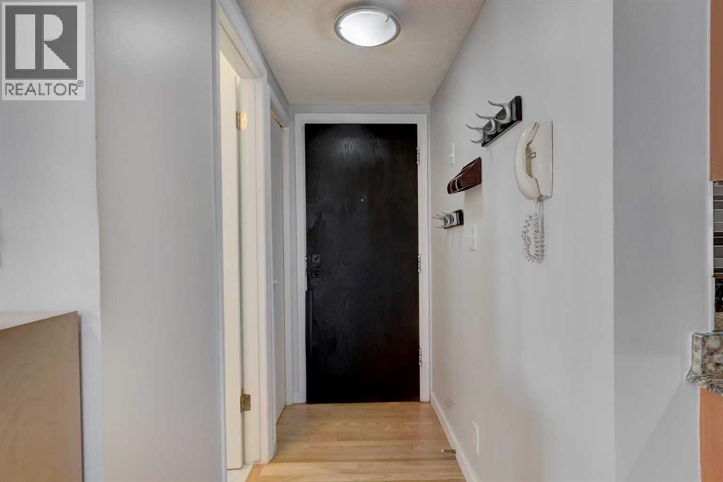 Single Family House for Sale in    Street SW Cliff Bungalow Calgary 