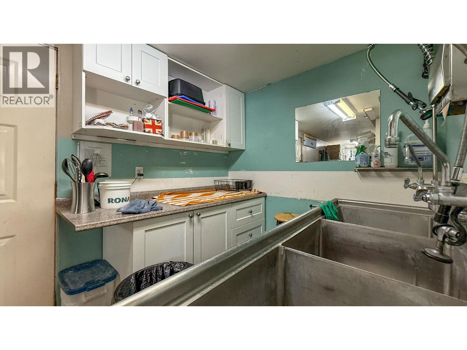  1359 Sutherland Avenue, Kelowna