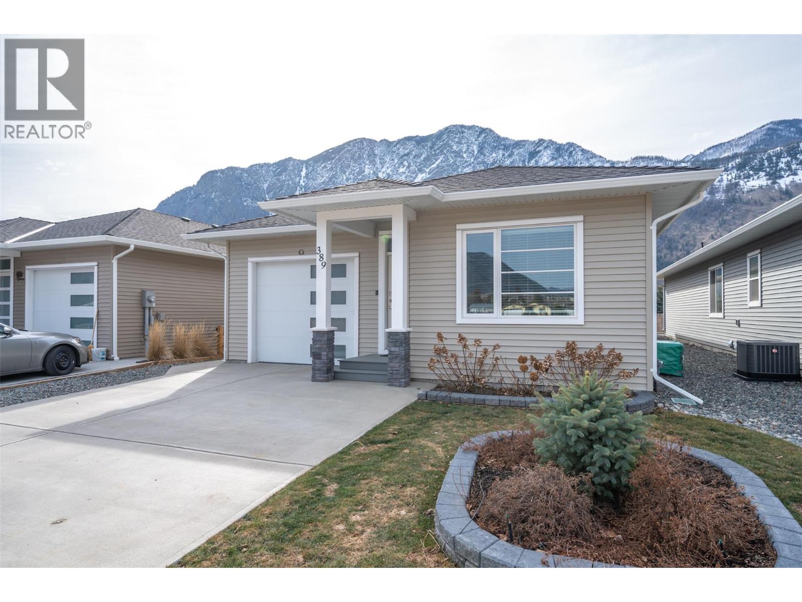  389 10th Avenue, Keremeos