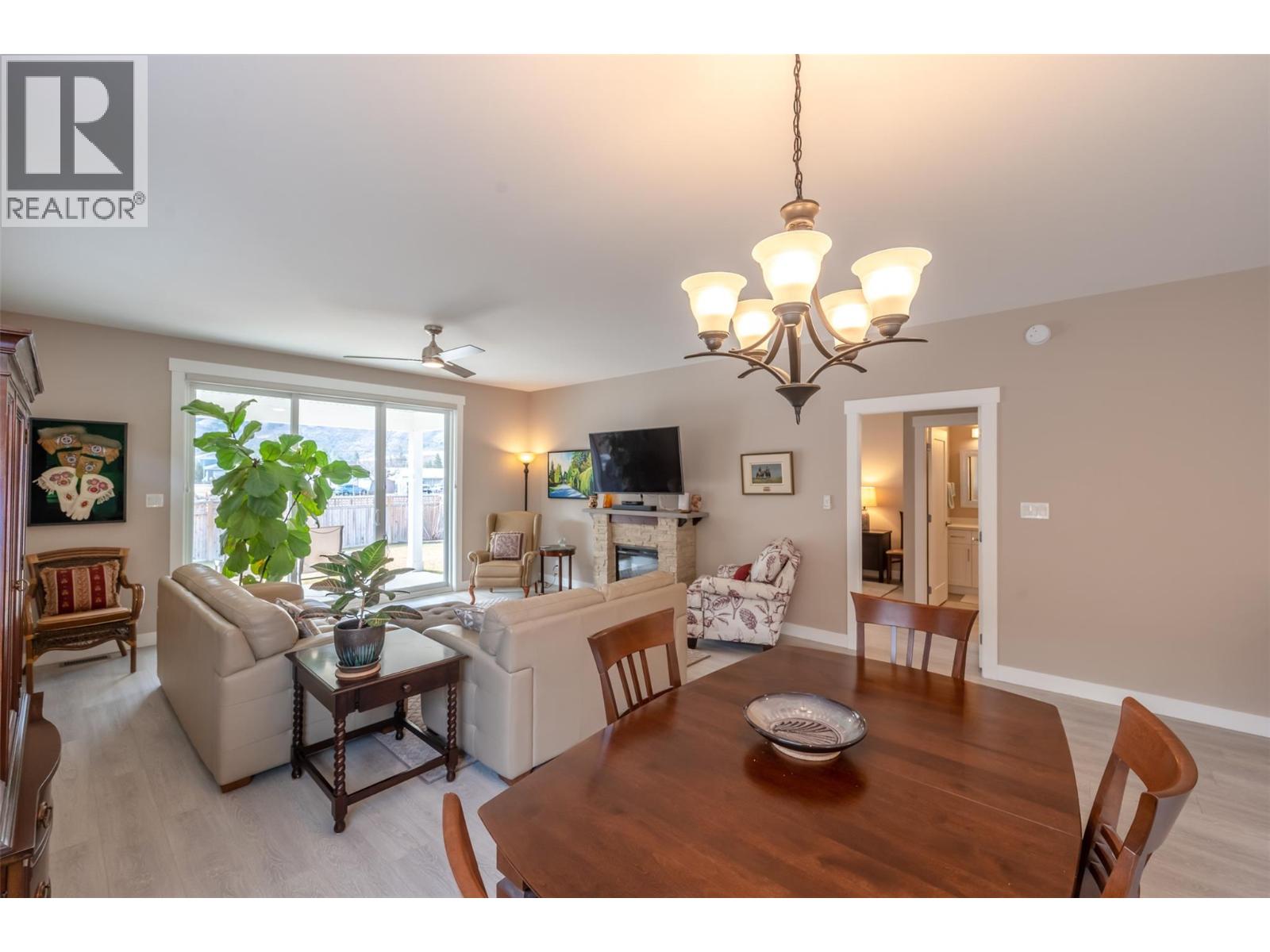  389 10th Avenue, Keremeos