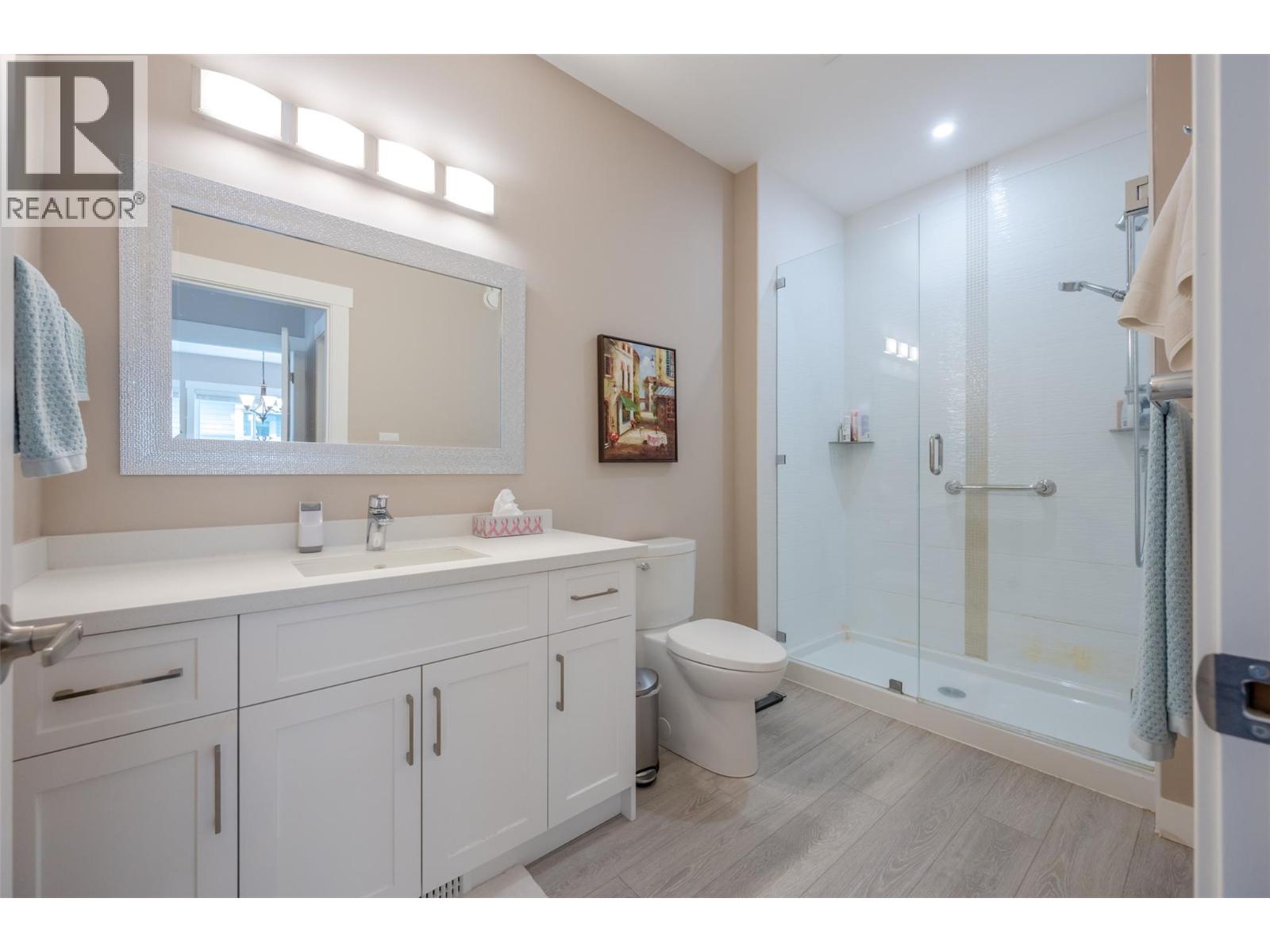  389 10th Avenue, Keremeos