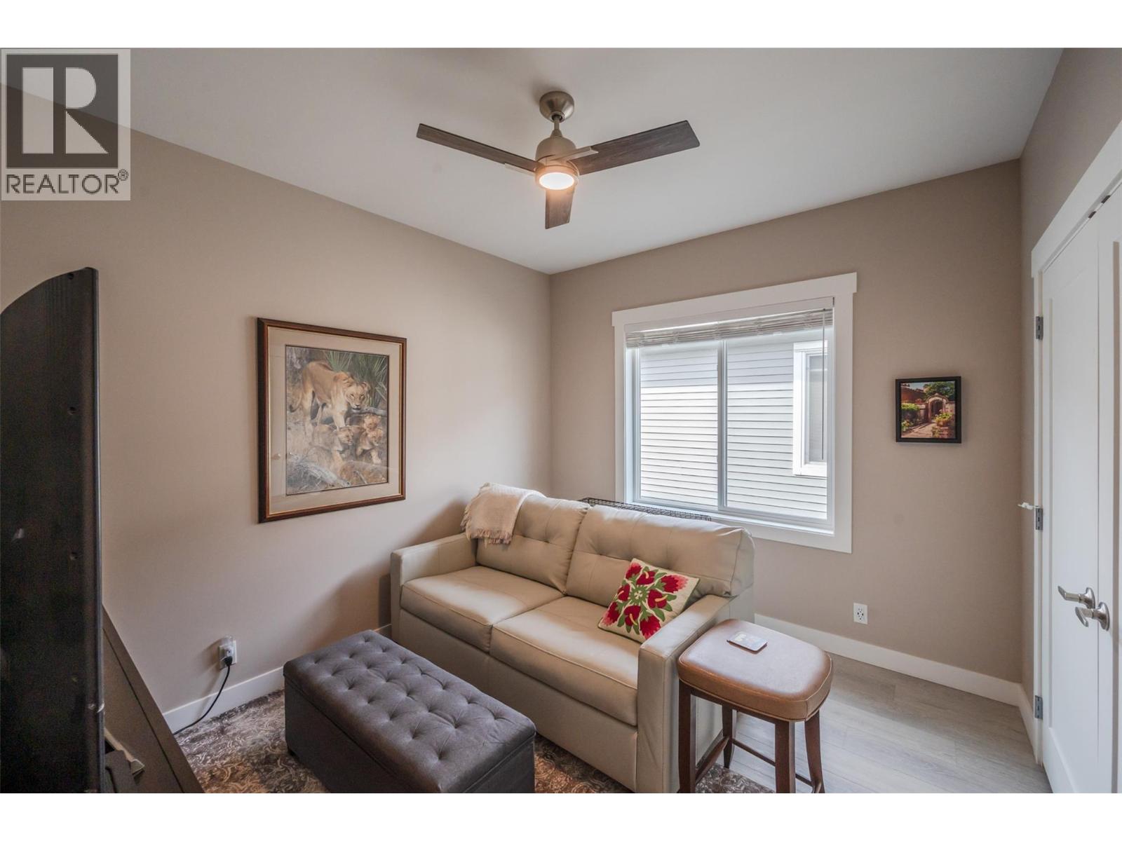  389 10th Avenue, Keremeos