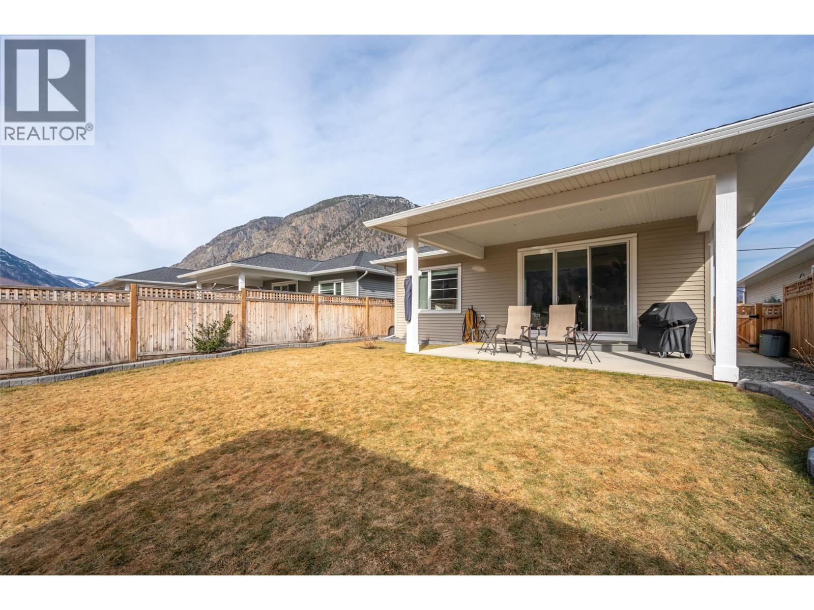  389 10th Avenue, Keremeos