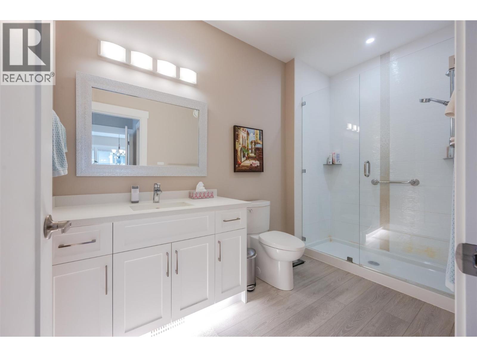  389 10th Avenue, Keremeos