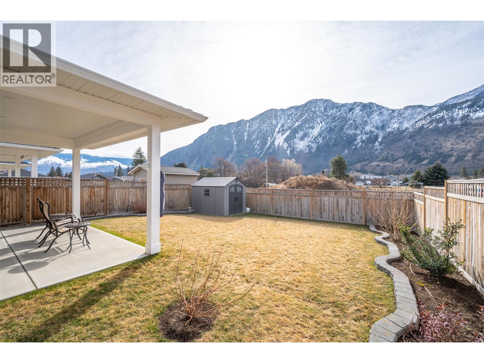  389 10th Avenue, Keremeos