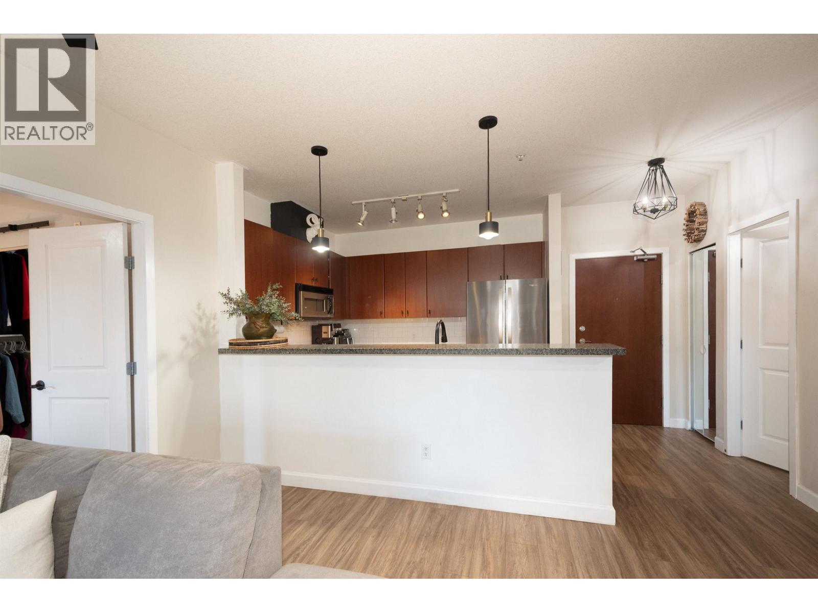 121 100 CAPILANO ROAD, Port Moody