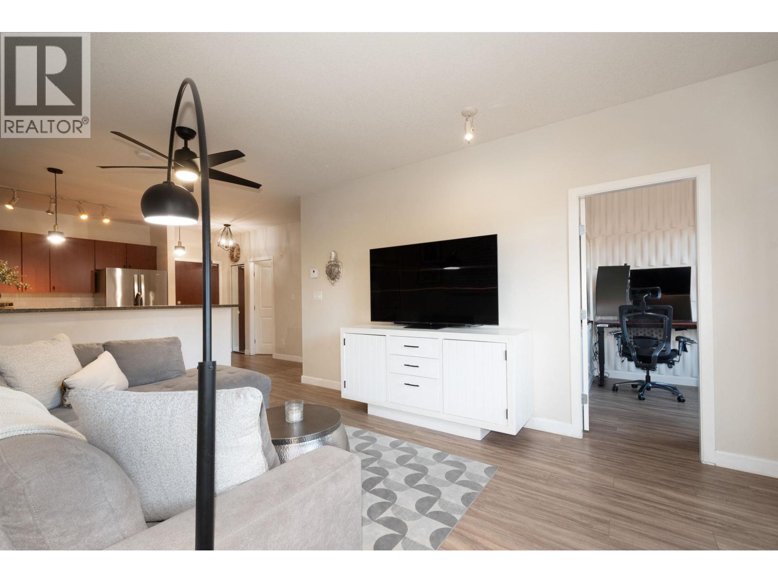 121 100 CAPILANO ROAD, Port Moody