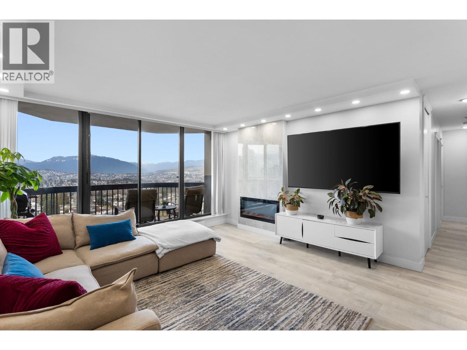 1501 6540 BURLINGTON AVENUE, Burnaby