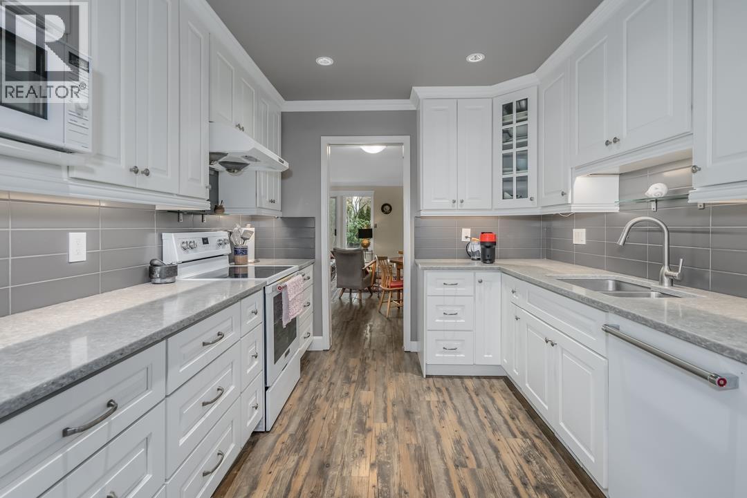 31 12331 PHOENIX DRIVE, Richmond