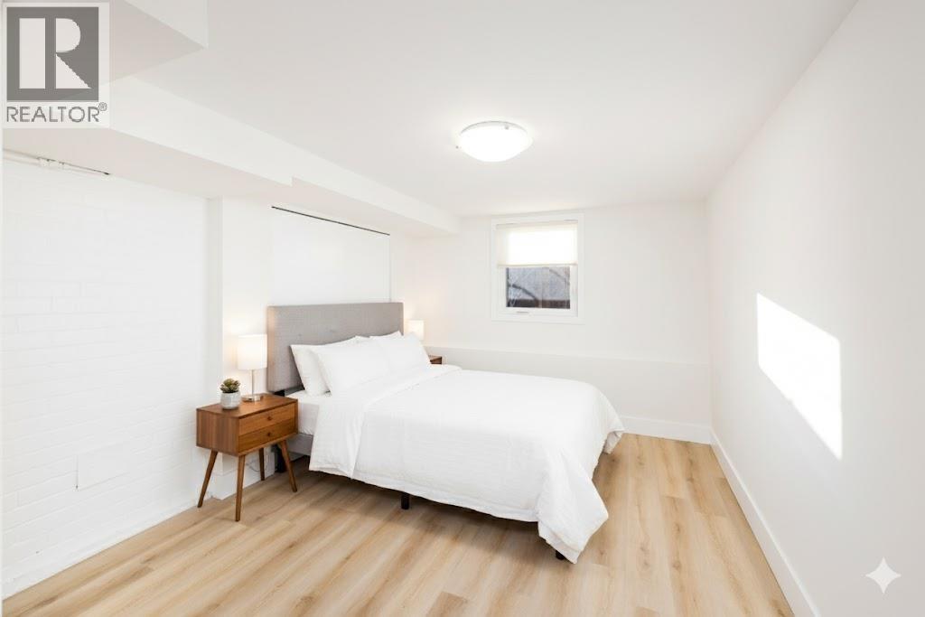 404 E 15TH STREET, North Vancouver