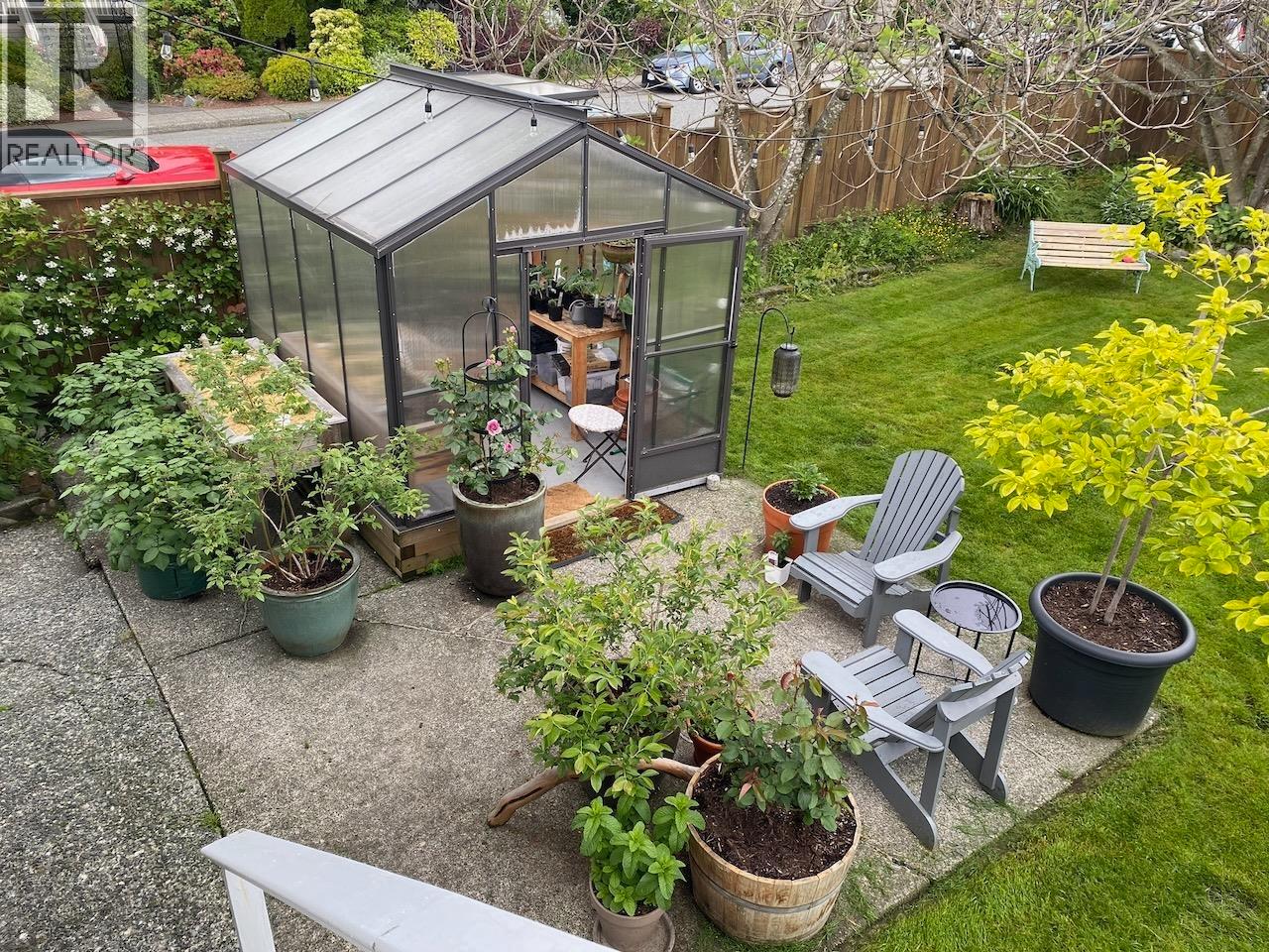 404 E 15TH STREET, North Vancouver