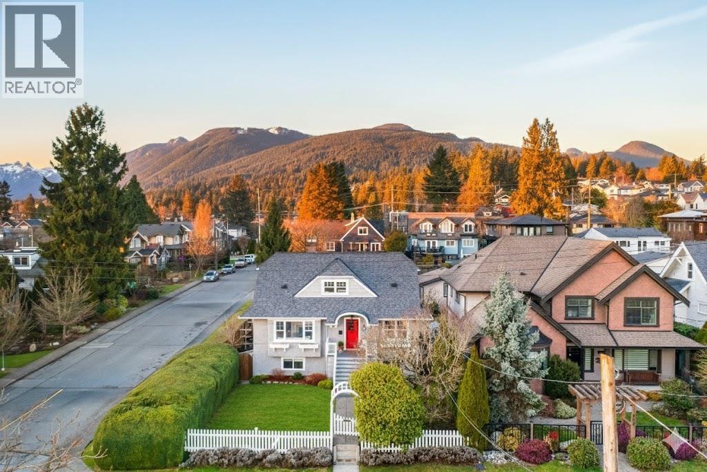 404 E 15TH STREET, North Vancouver