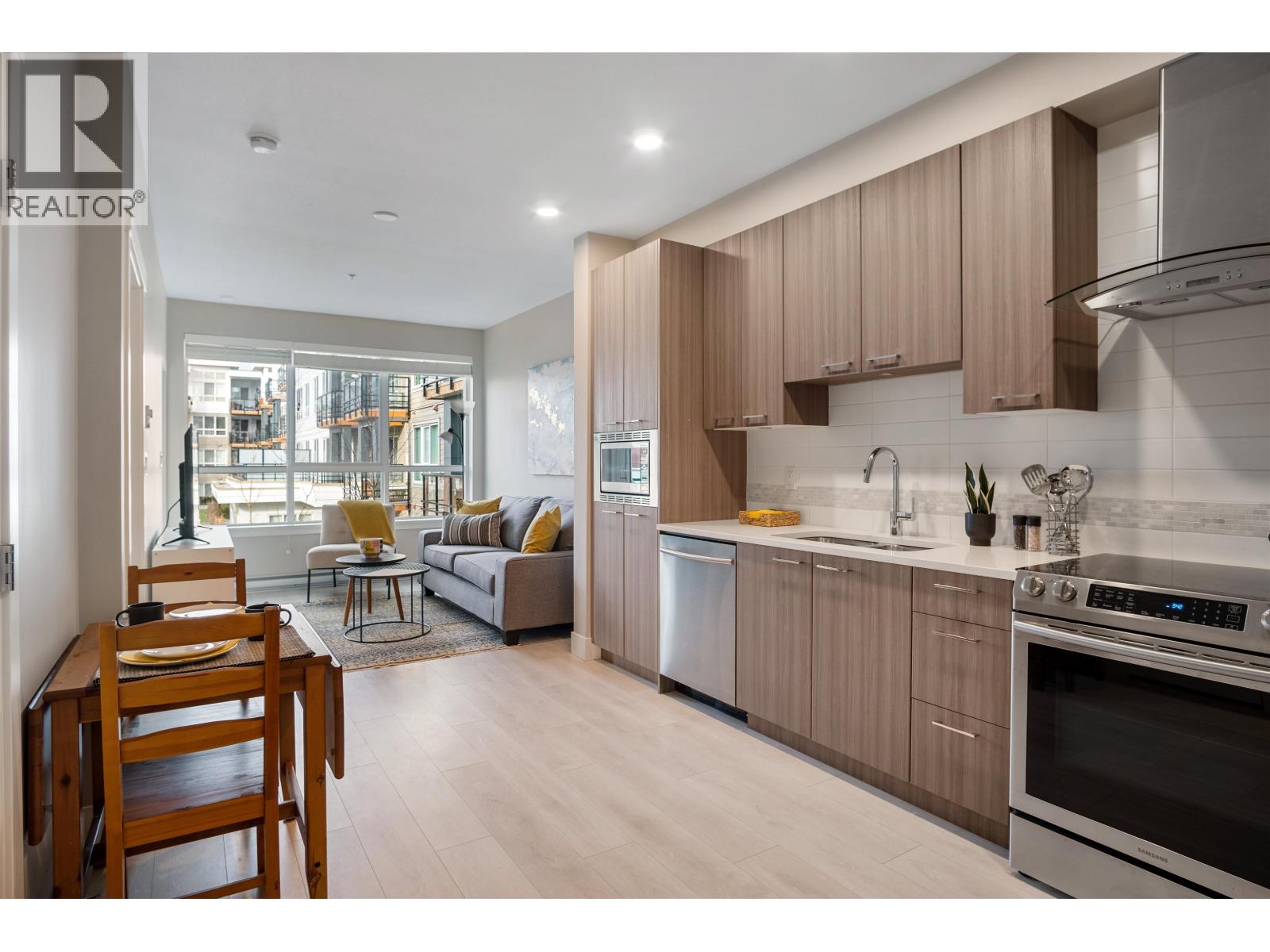 215 4690 HAWK LANE, Tsawwassen