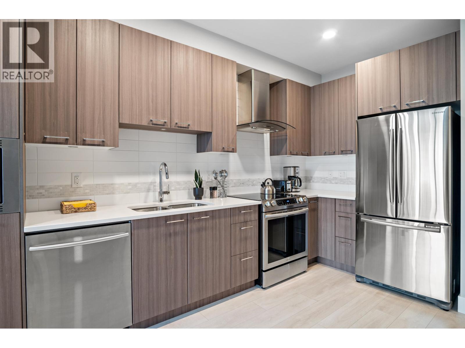 215 4690 HAWK LANE, Tsawwassen