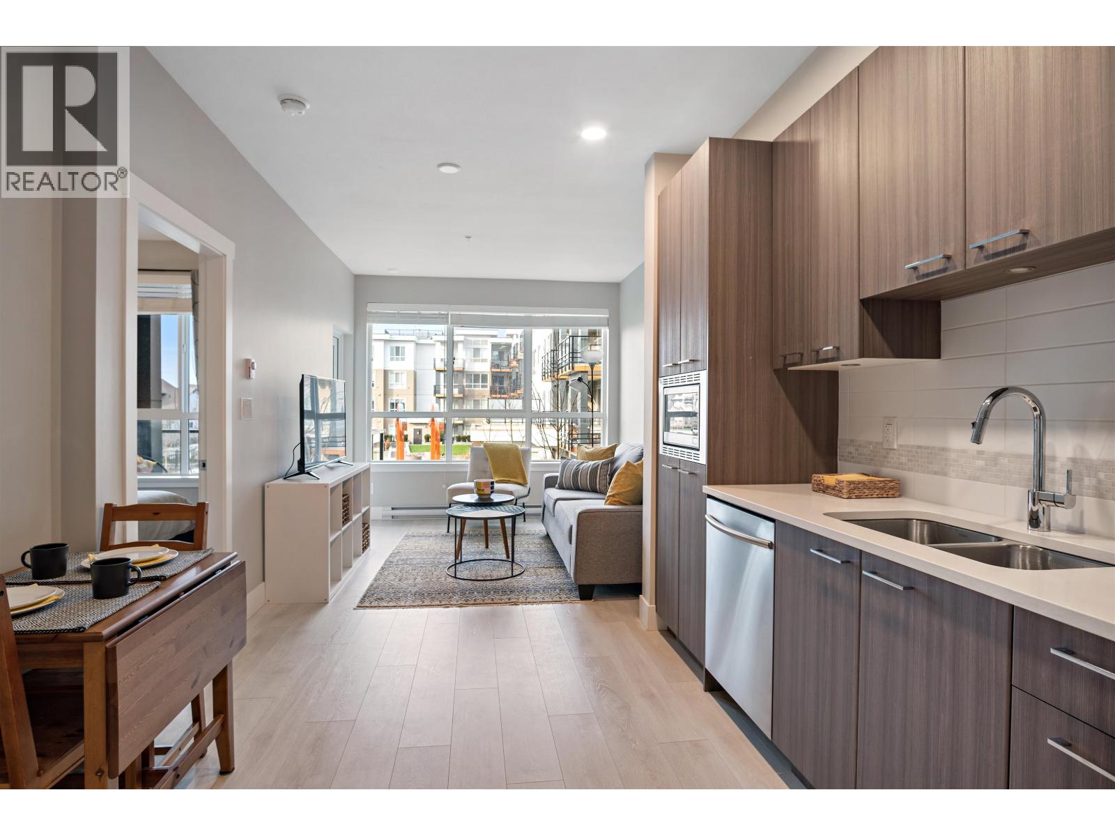 215 4690 HAWK LANE, Tsawwassen