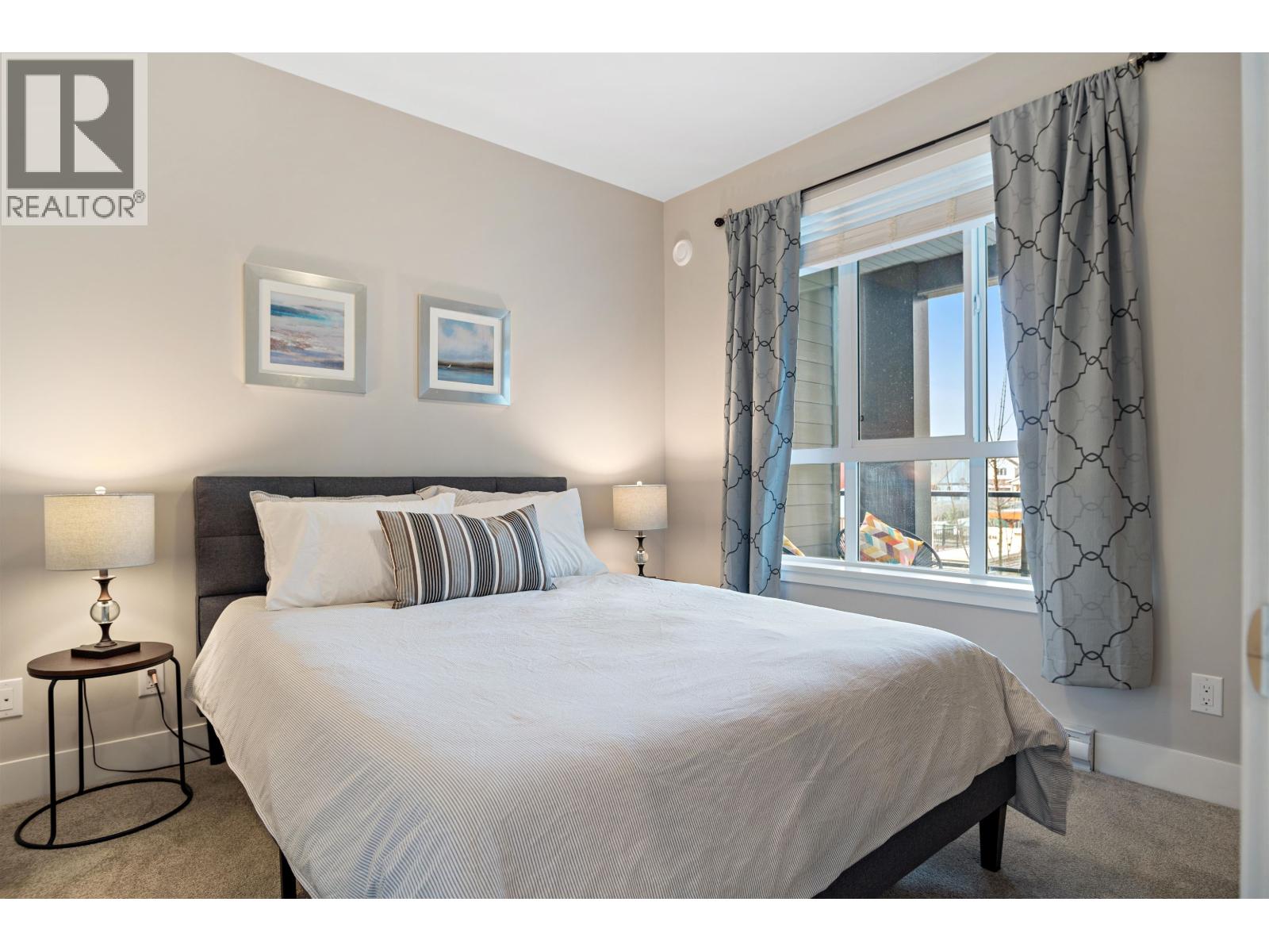 215 4690 HAWK LANE, Tsawwassen