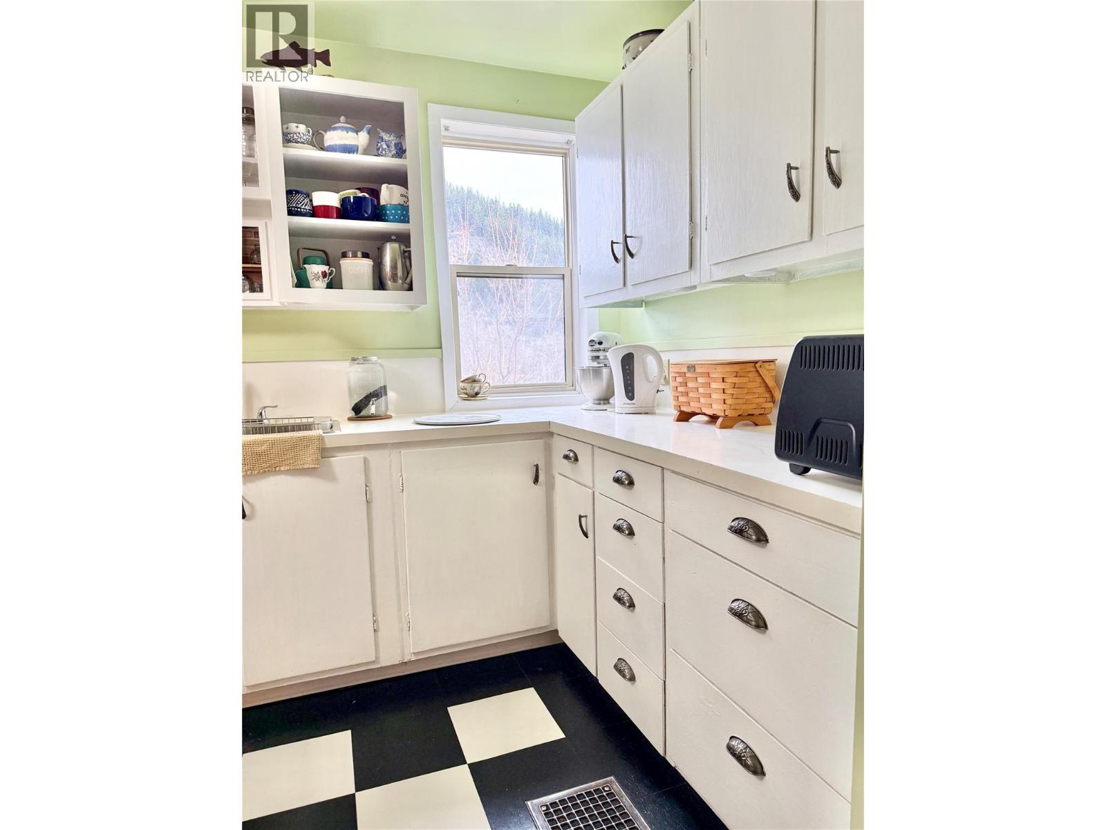 267 LONG LAKE Avenue, Greenwood