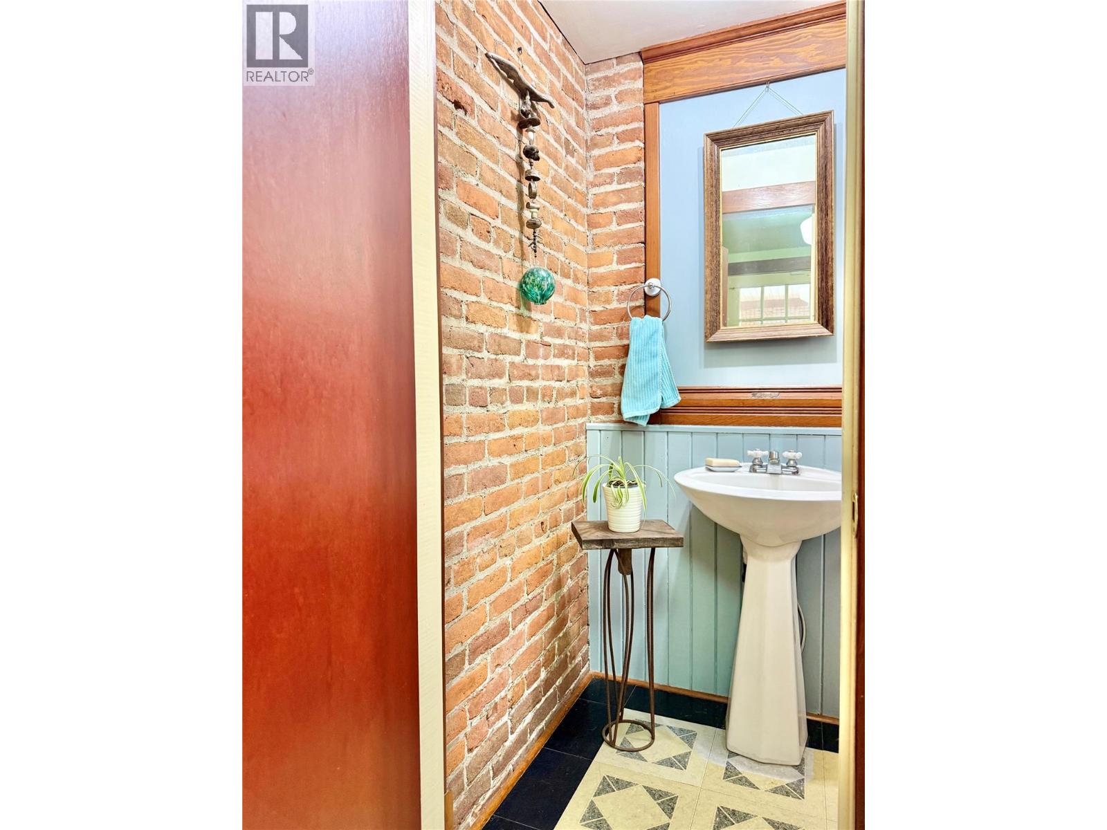 267 LONG LAKE Avenue, Greenwood