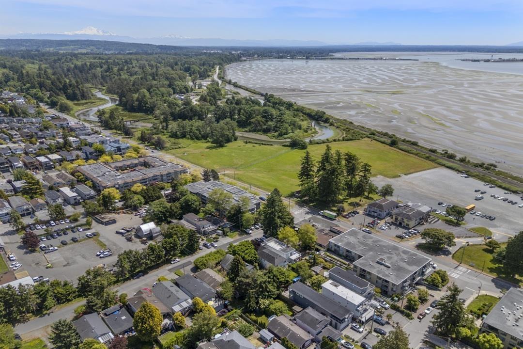 835 KENT STREET, White Rock