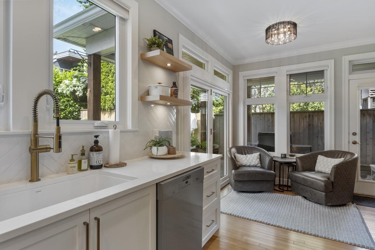 835 KENT STREET, White Rock